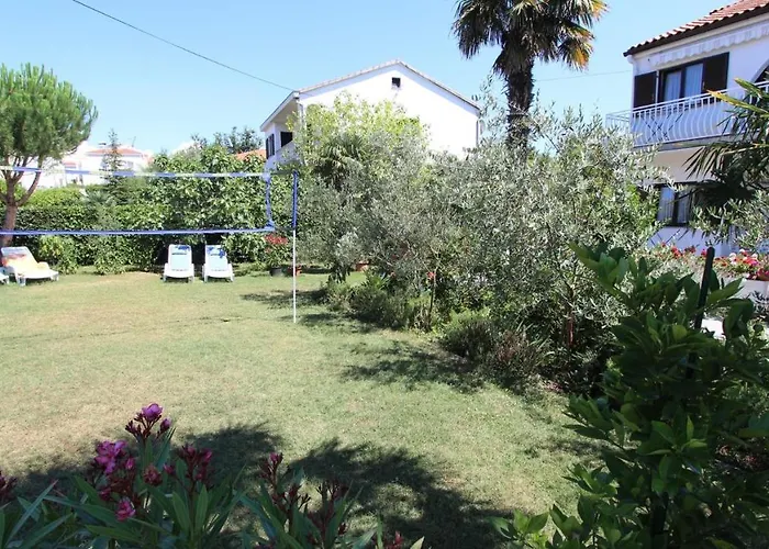 Casa de hóspedes Miro 3*