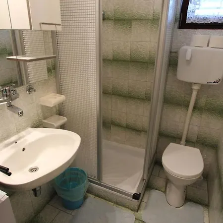 Gostinjska kuća Miro Vantacici